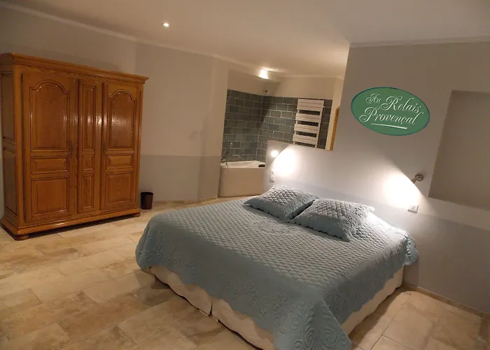 Au Relais Provencal